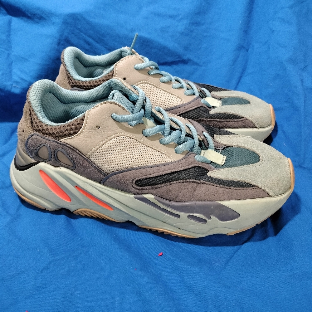 Adidas Yeezy Boost 700 V1 Carbon Blue